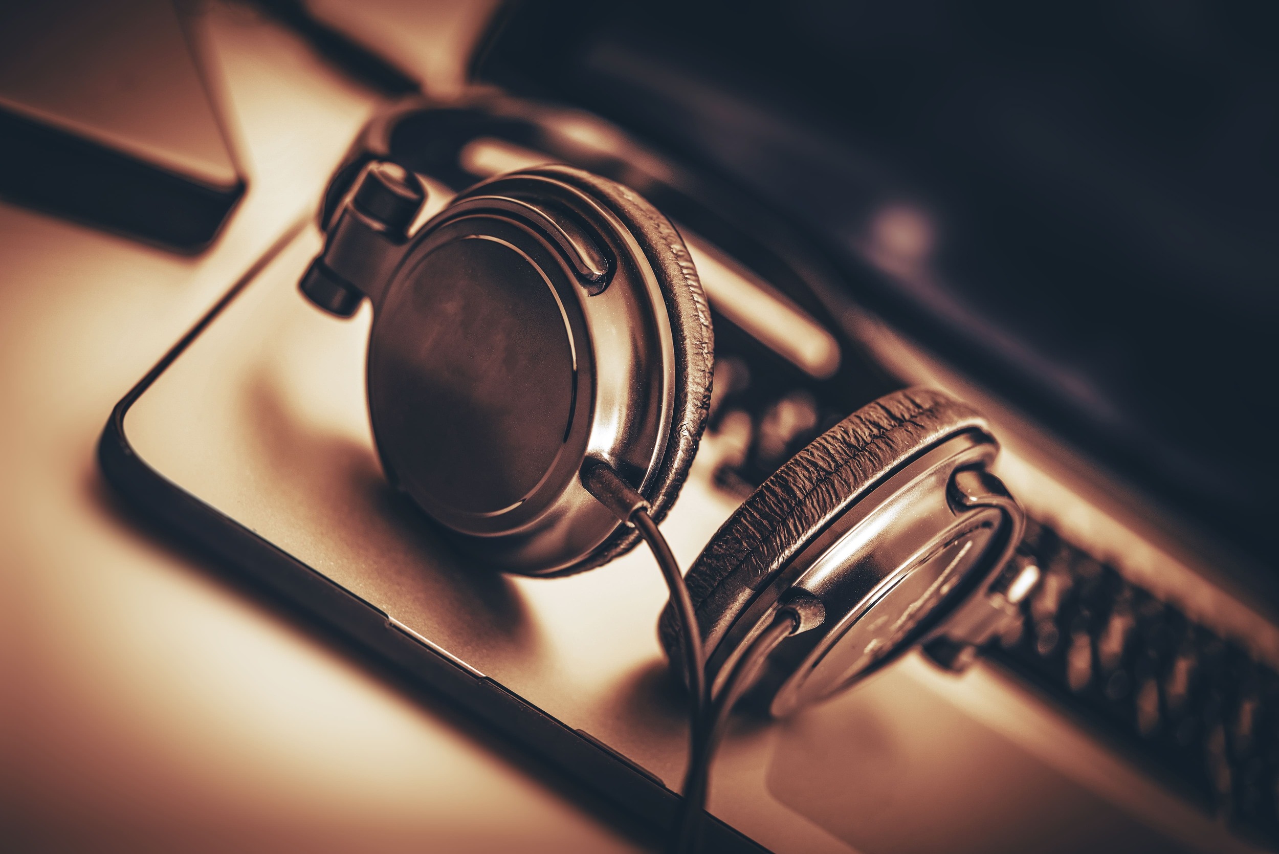 I racconti audio brevi: storie intense in poco tempo e la nuova frontiera della narrativa "on-the-go"